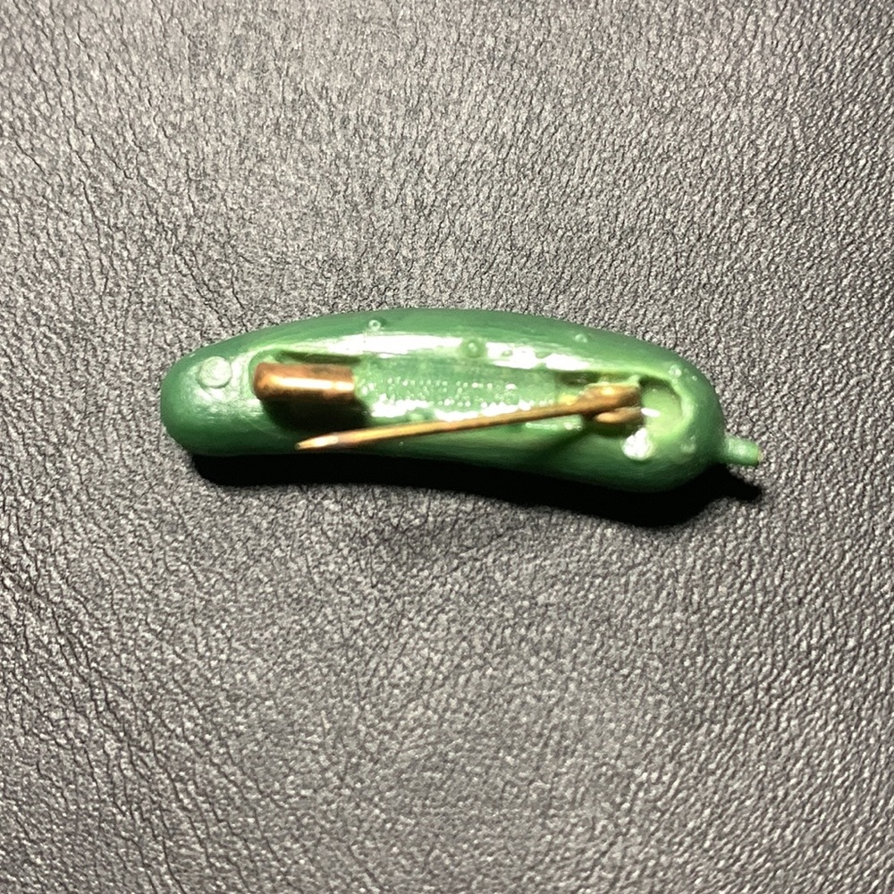 Heinz Pickle Lapel Pin - Picture 3 of 4